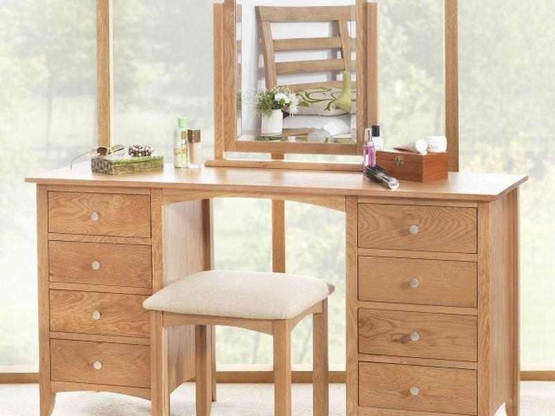 Gợi ý những mẫu bàn trang điểm hiện đại và tinh tế dành riêng cho phái đẹp
