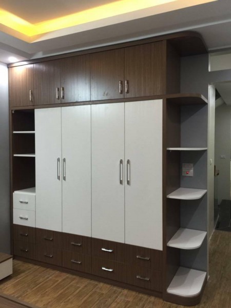Tư vấn đến khách hàng địa chỉ cung cấp tủ áo gỗ công nghiệp giá rẻ